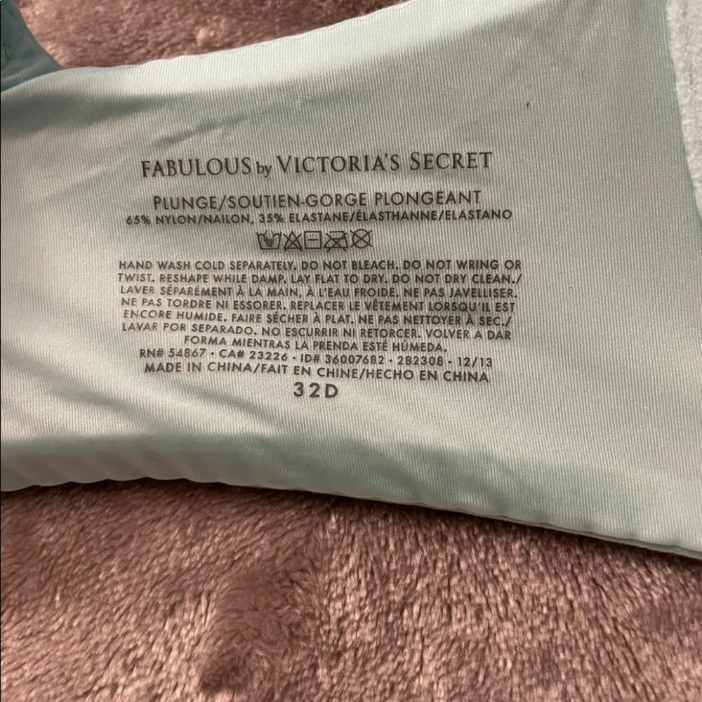 Victoria’s Secret Fabulous Push-up Bra